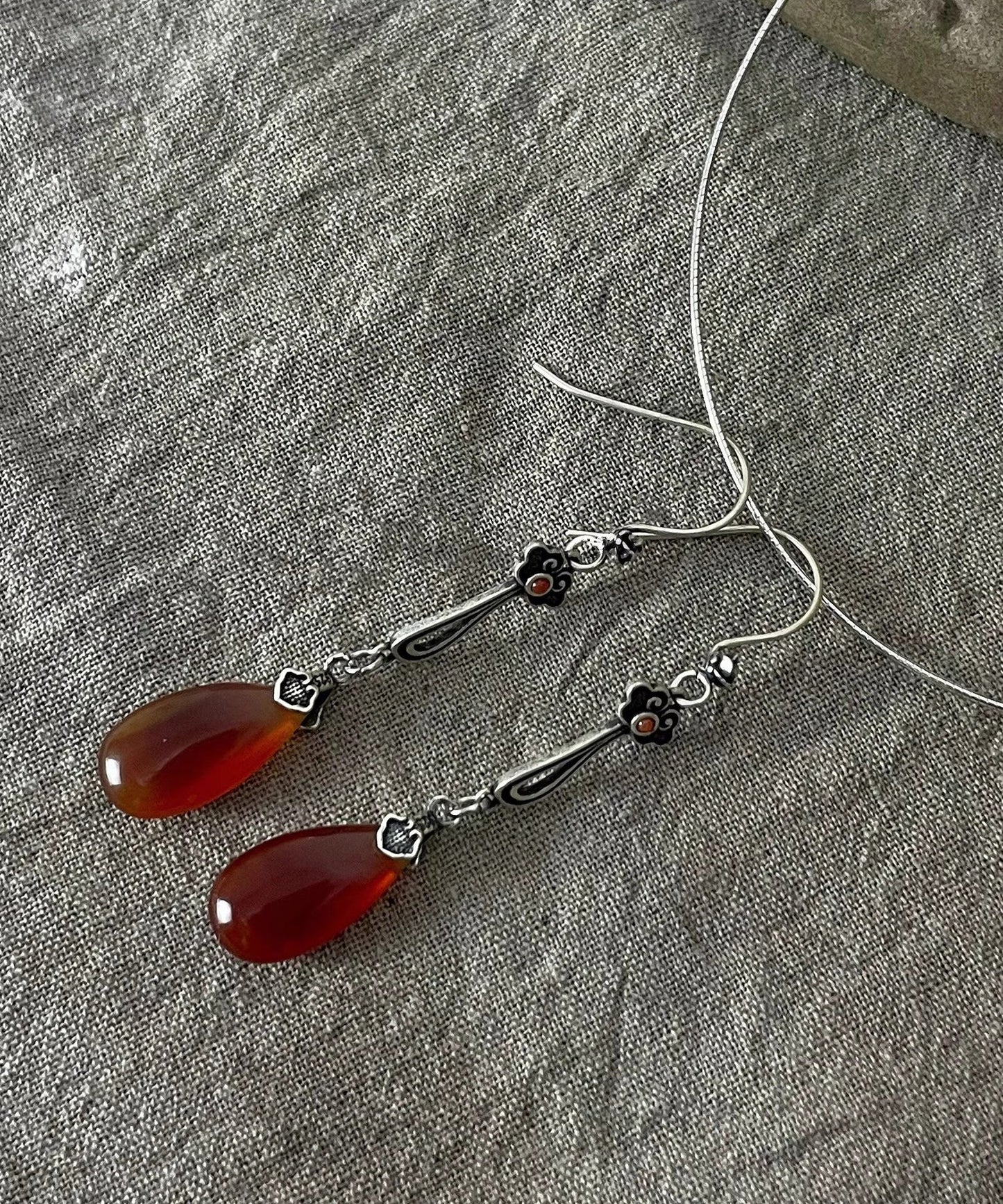 Retro Red Sterling Silver Water Drop Red Agate Drop Earrings