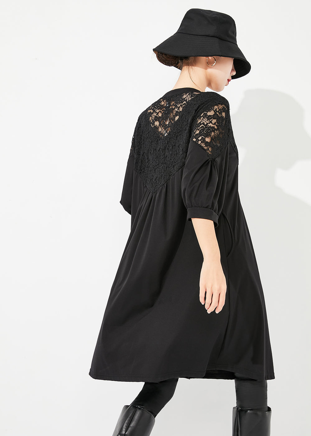 Art Black Lace Patchwork Hollow Out Robe en coton en froissé Malf manche