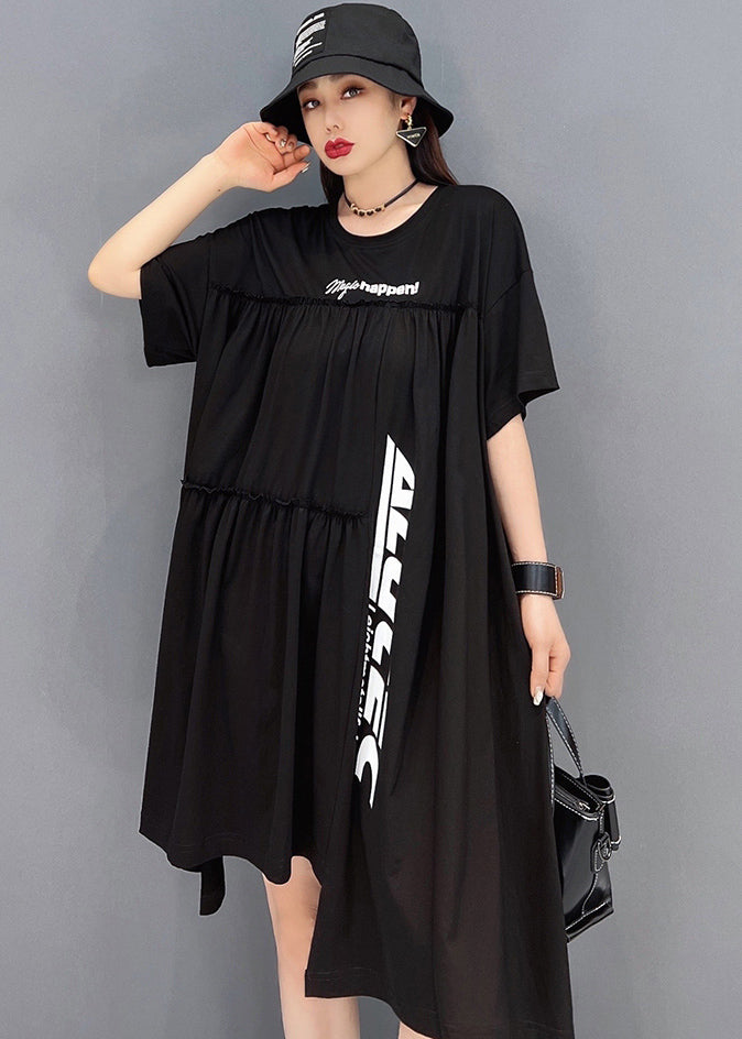 Belle lettre ridée asymétrique noire imprimé robes de streetwear coton