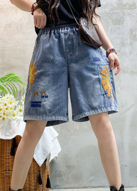 Beau short en jean brodé bleu d'été