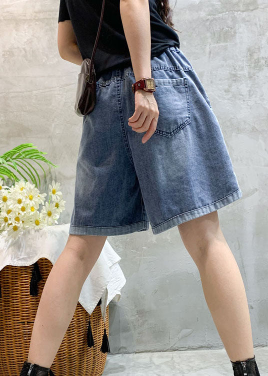 Beau short en jean brodé bleu d'été