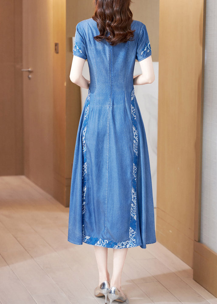 Bohemian Blue Stand Collar BroideriEd Butyto Silk Denim Maxi Robes à manches courtes