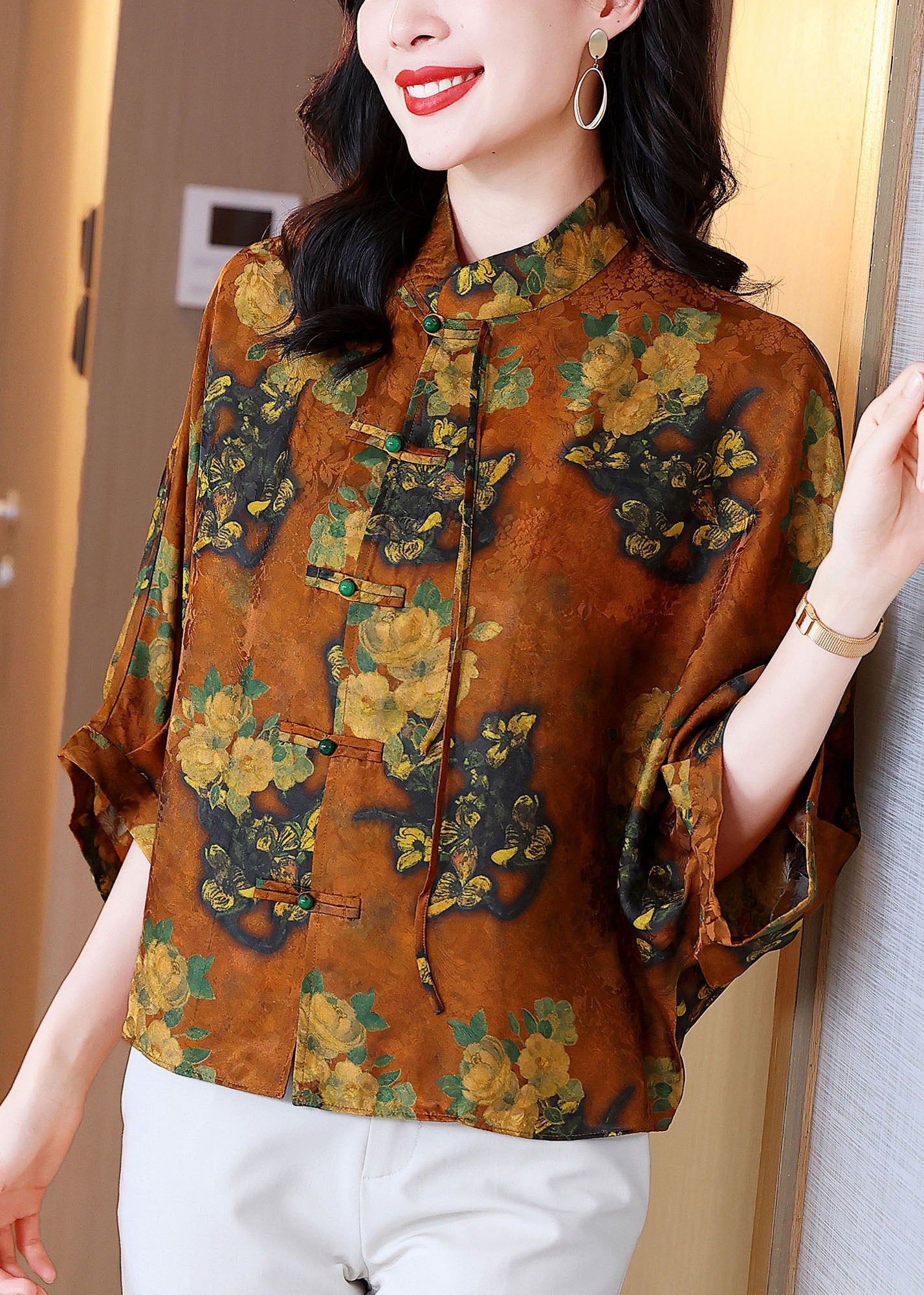 Bohemian Orange Stand Collar Oriental Bouton Impression Blouses en soie Batwing Sleeve