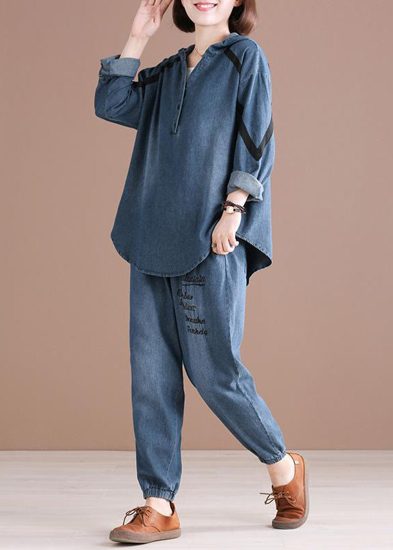 Haut à capuche brodé et pantalon chic de Denim Bleu et pantalon