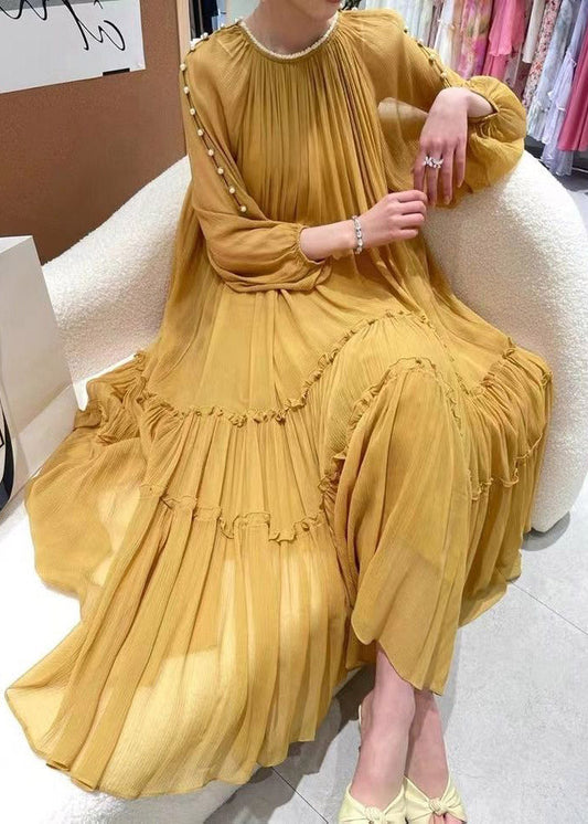 Robe de soie à volants à coude jaune bricolage