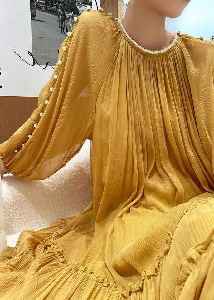 Robe de soie à volants à coude jaune bricolage