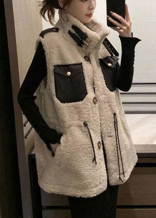 Veste en peluche sans manche en peillets à crampe beige moderne